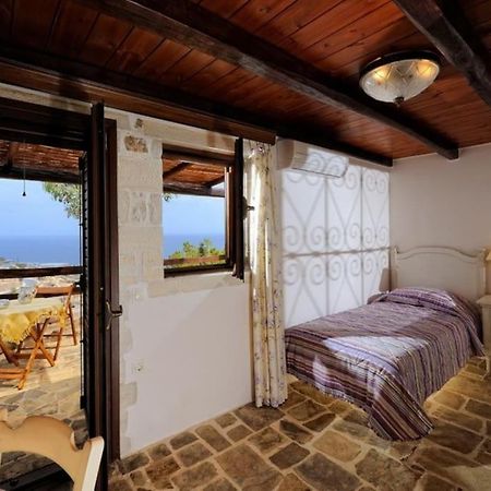 Stone House With Sea View Villa Achlia ภายนอก รูปภาพ